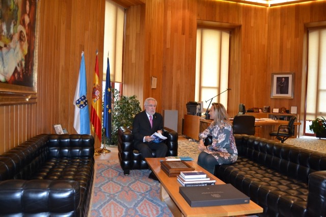 UNICEF entrega ao presidente do Parlamento o informe sobre “A Infancia en Galicia 2018”